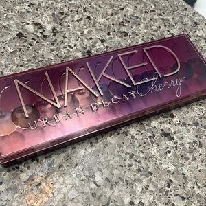 Urban Decay naked cherry palette